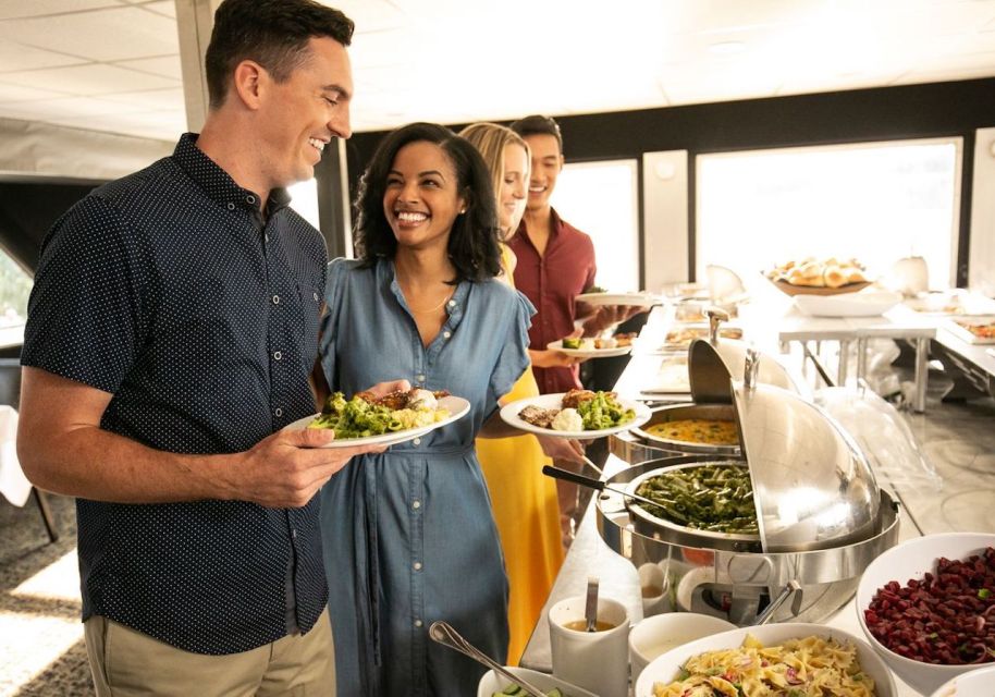 Philadelphia: Thanksgiving Early Dinner Cruise - Attire and Accessibility