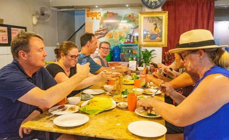 Phnom Penh: Night Foodie Tour by Tuk Tuk with Drinks - A Deep Dive into the Experience