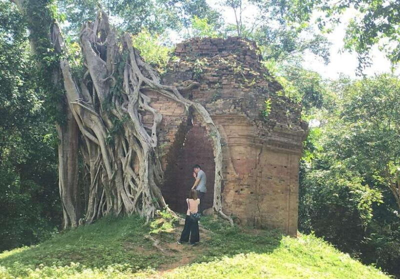 Phnom Penh - Siem Reap Road Transfer Plus Sightseeing - The Itinerary Breakdown: What to Expect