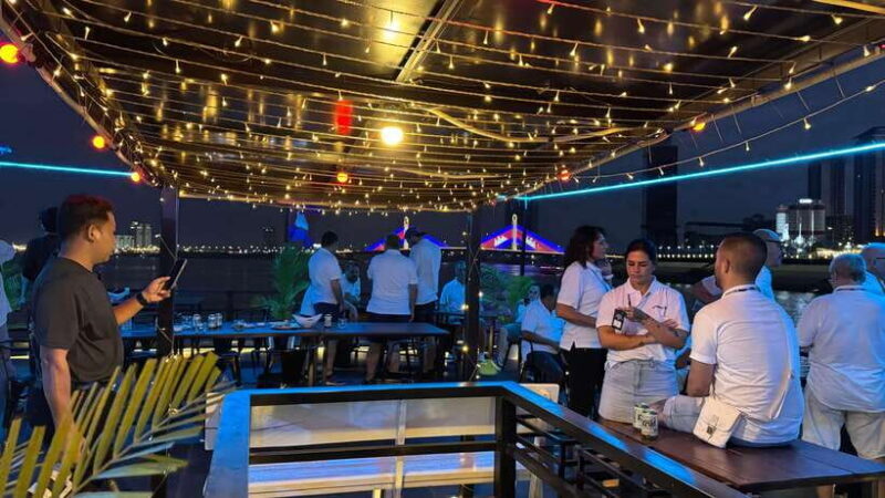 Phnom Penh: Sunset Dinner Cruise with English Speaking Guide - Practical Tips for Your Cruise