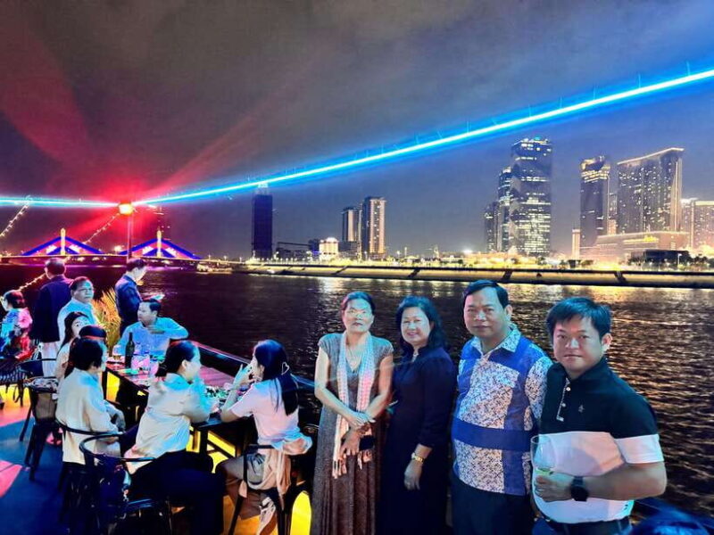 Phnom Penh: Sunset Dinner Cruise with English Speaking Guide - The Sum Up