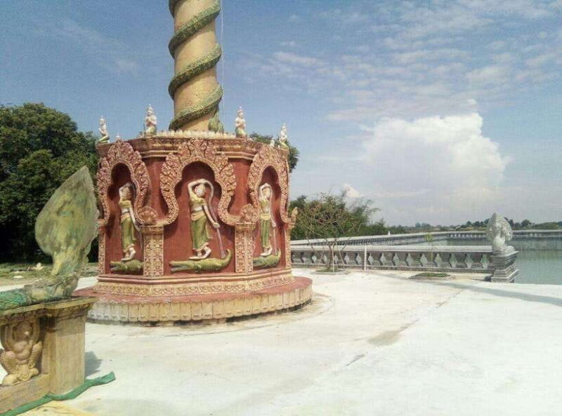 Phnom Penh: Udong Hill, Long Vek, and Phnom Reap Day Tour - Exploring Long Vek: Cambodia’s Second Capital