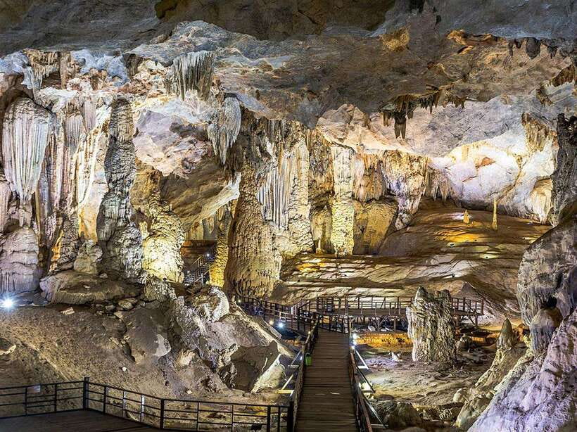 Phong Nha/Dong Hoi: Phong Nha Cave and Paradise Cave Tour - Tour Features
