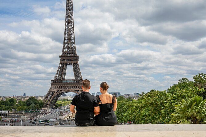 Photo Session Around Eiffel Tower - The Itinerary and What to Expect