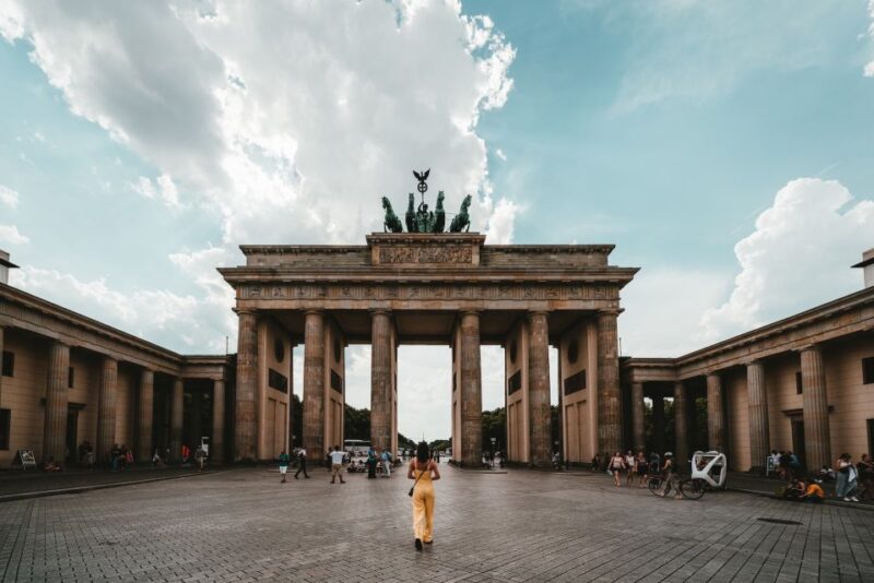 Photo Tour: Berlin Famous City Landmarks Tour - Key Points