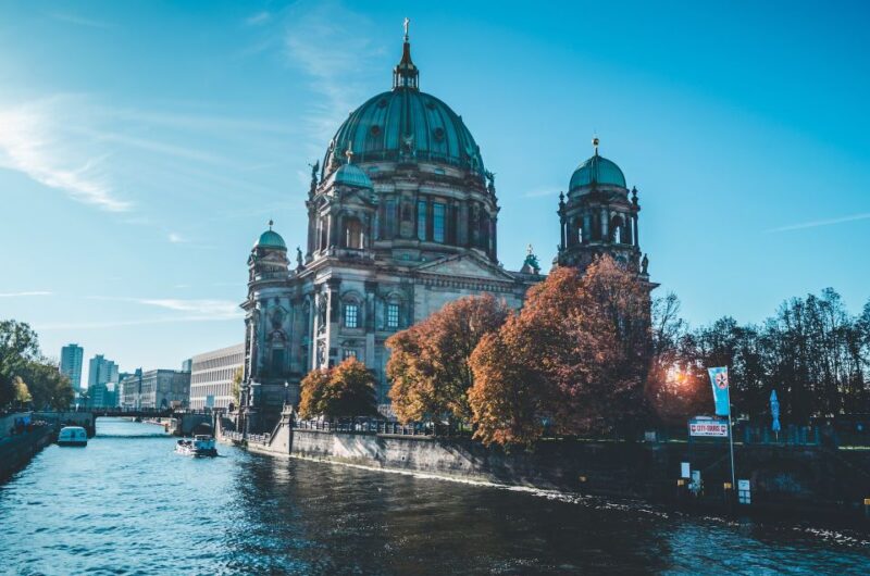 Photo Tour: Berlin Famous City Landmarks Tour - Exploring Berlins Landmarks