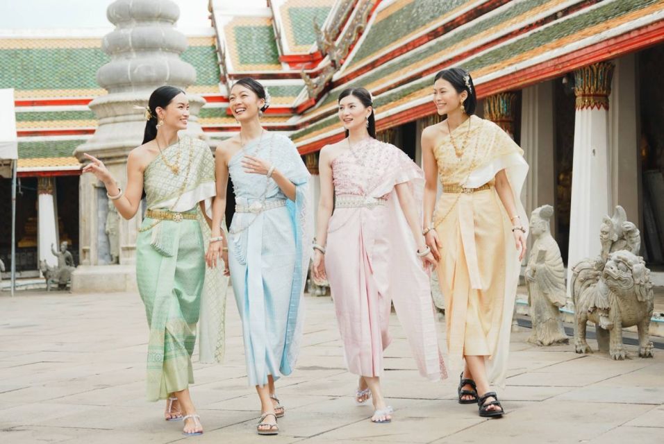 Photoshoot in Thai Costume - Photography Session