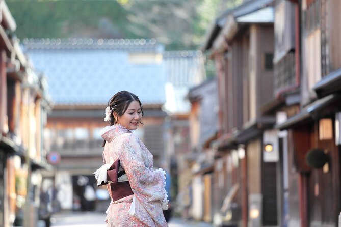 Photoshoot Session by Professional Photographer in Kanazawa - Pricing and Booking Options