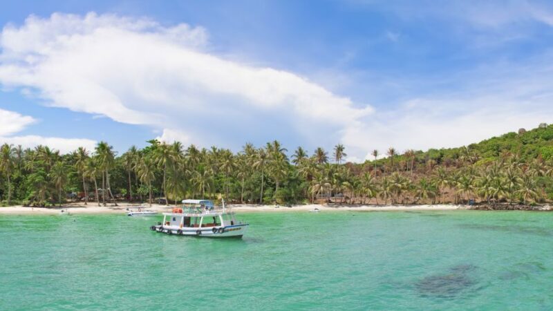 Phu Quoc Trip 3: 3 Islands Full-Day Snorkeling Tour - Snorkeling at Buom Island