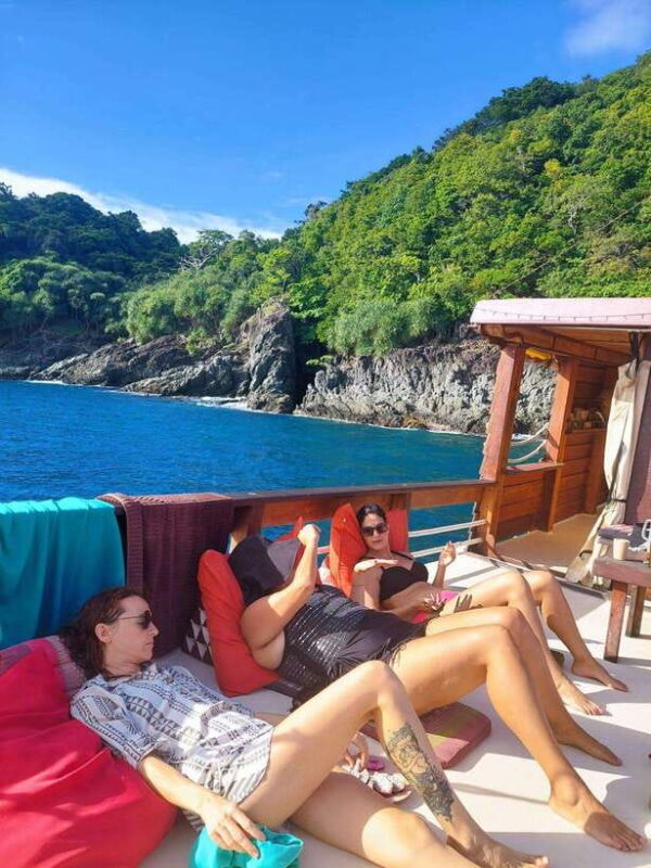 Phuket: Escape the Crowds on Relaxing Boat (Snorkelling) - Itinerary and Activities