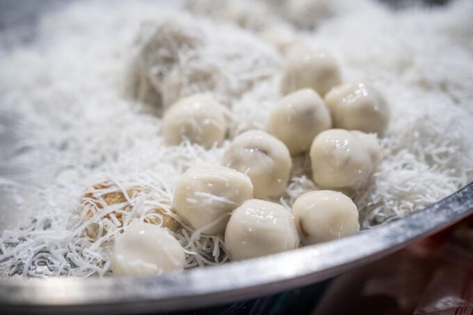 Phuket: Flavours of the South Guided Food Tour - Discovering Local Flavors at the Night Market
