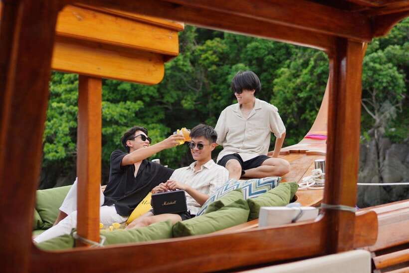 Phuket : Half Day Coral & Maiton by Luxury Long Tail Boat - Private Transportation and Check-in