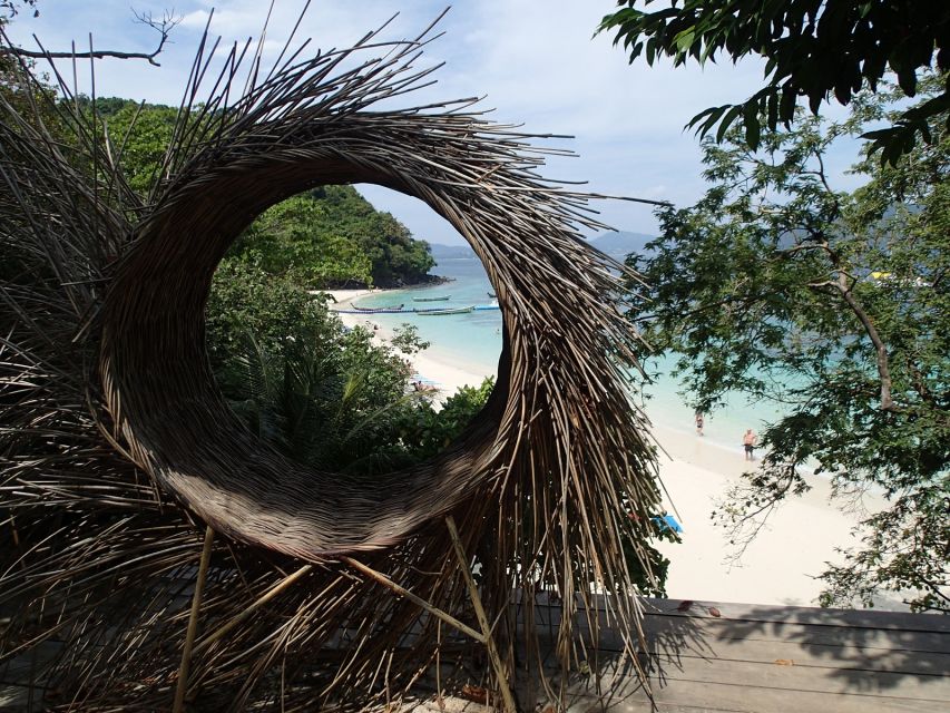 Phuket: Island Exploration Guide App With Offline Content - Thai Culture and History