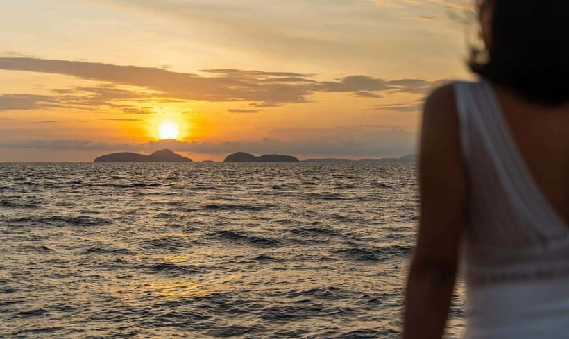 Phuket: Luxury Day Trip to Phi Phi Islands - Exploring Bamboo Island
