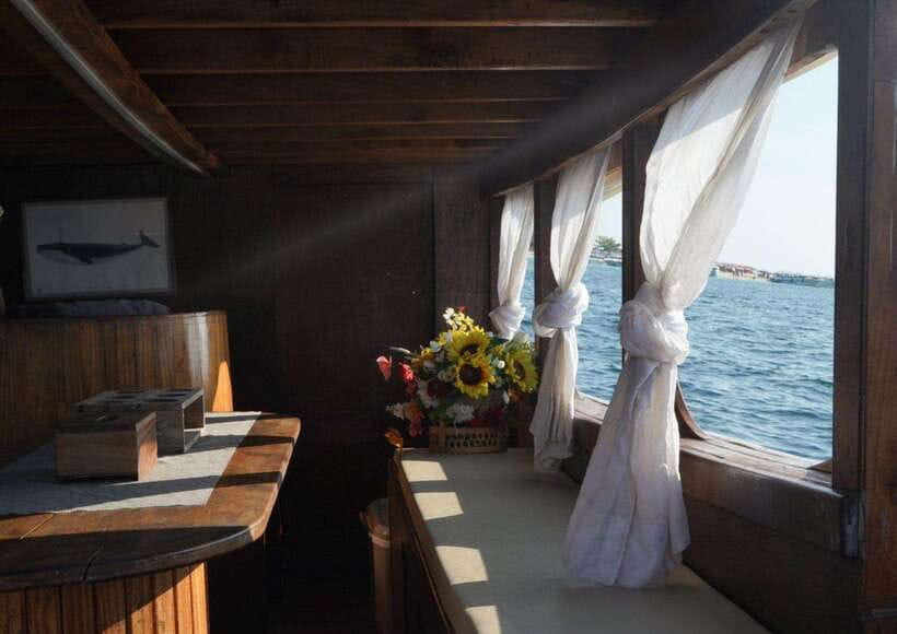 Phuket: Luxury Private Longtail Boat Islands Discovery Tour - Key Points