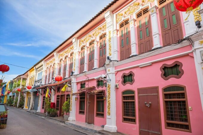 Phuket: Old Town Half-Day Sightseeing With Local Guide - Exploring the Big Buddha and Wat Chalong