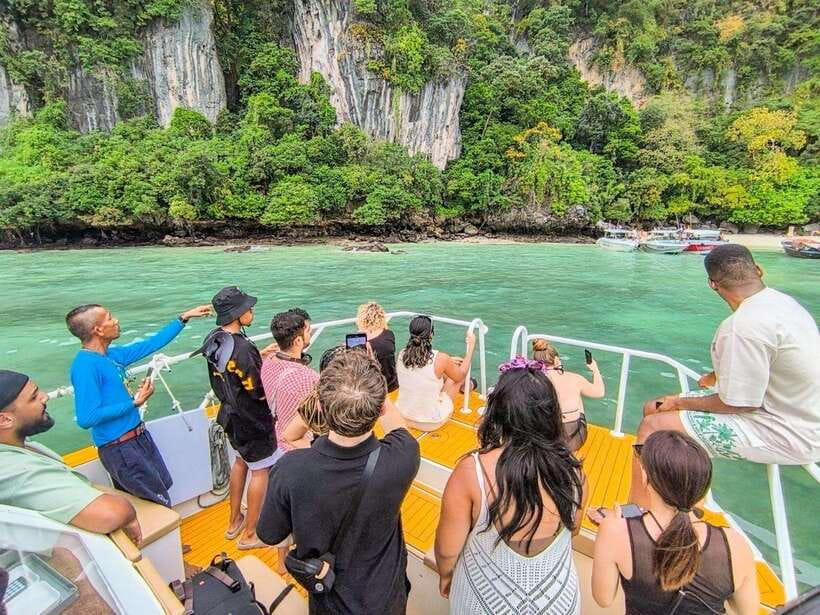 Phuket: Phi Phi, Bamboo & Maithon by Premium Speed Catamaran - Exploring the Beauty of the Phi Phi Islands