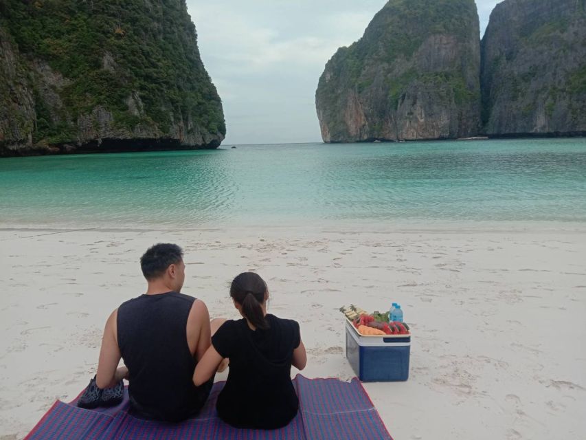 Phuket: Phi Phi Island Sunrise Group Speedboat Tour - Snorkeling at Phi Phi Islands