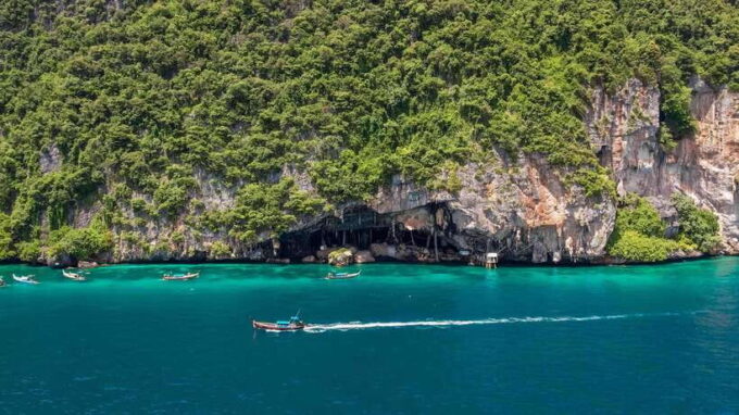 Phuket: Phi Phi, Maya & Bamboo By Premium Speed Catamaran - Relaxing at Maya Bay