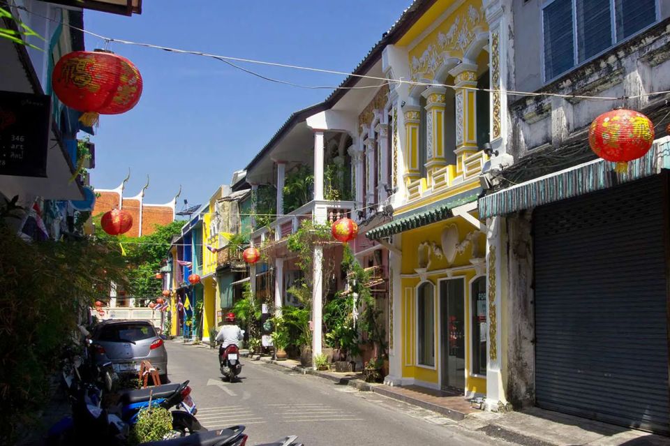 Phuket: Premium Landmark City and Sightseeing Tour - Friendly English-Speaking Guide
