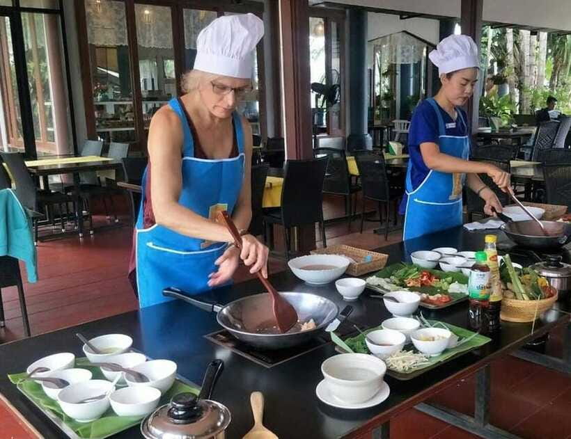 Phuket :Thai Cooking Class With Local Market Visit - Booking and Cancellation Policy