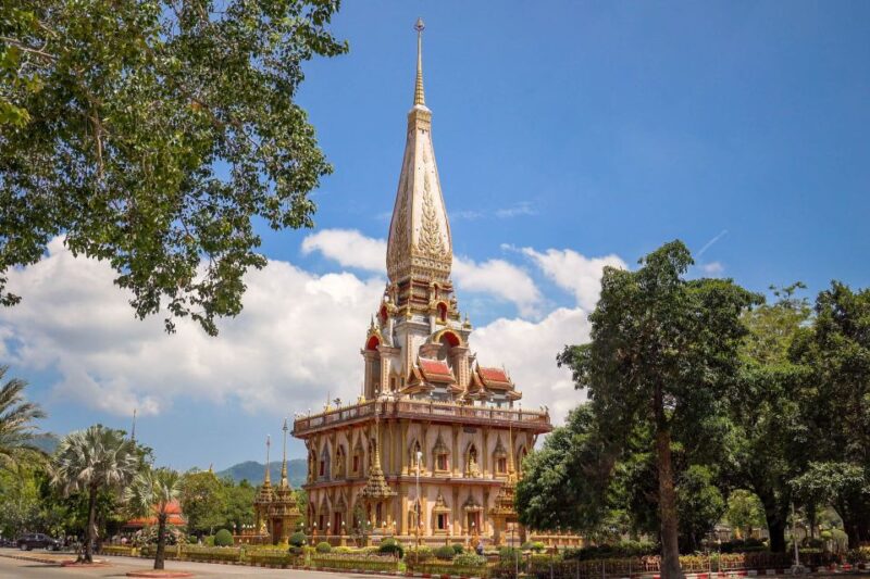Phuket: Wat Chalong, Viewpoint, and Old Town Guided Tour - Discovering Phukets Old Town