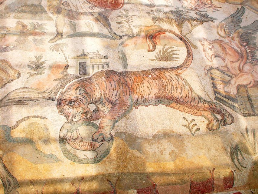Piazza Armerina: Roman Villa Del Casale Mosaics Tour - Renowned Roman Mosaics Collection