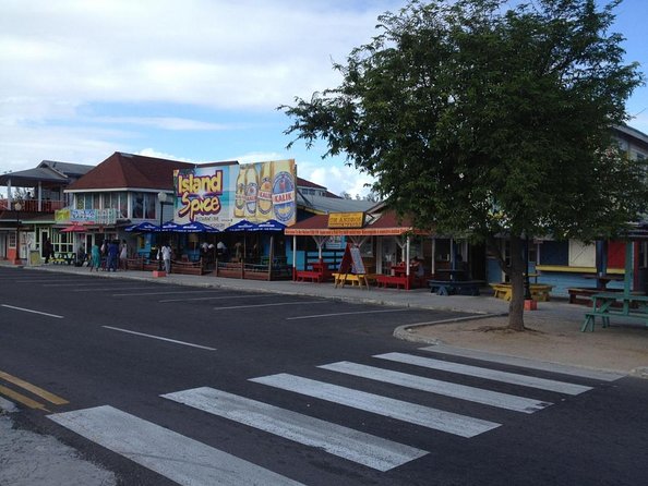 Pick up & Drop off Transfer From Anywhere in Nassau to Arawak Cay - Key Points