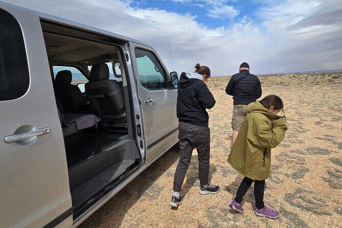 Picnic at East Grand Canyon Tables and Chairs Privided No Crowds - Key Points