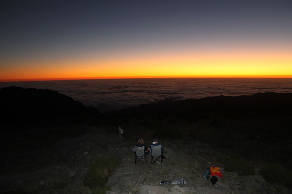 Pico Do Arieiro: Private 4x4 Sunrise Trip With Hot Drinks - Refreshments and Comfort