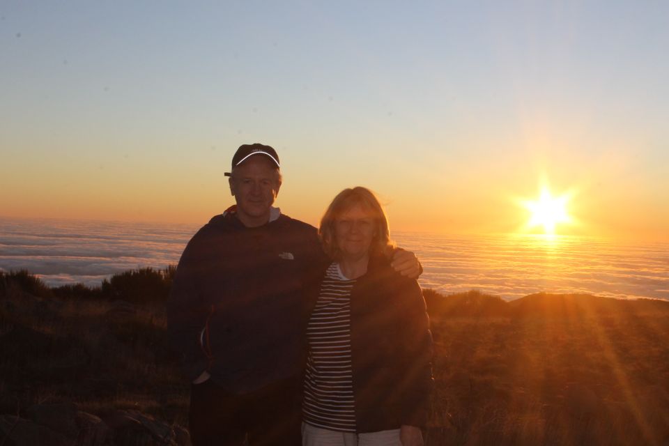 Pico Do Arieiro: Private 4x4 Sunrise Trip With Hot Drinks - Suitability and Accessibility