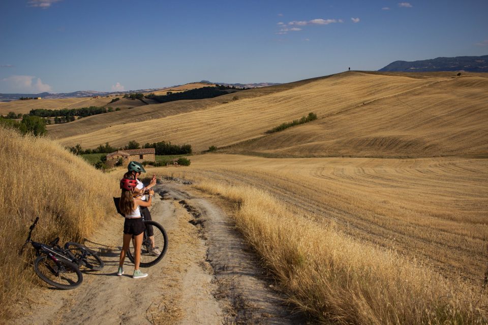 Pienza: Guided E-Bike Tour Through the Val D'orcia - Discovering the Tuscan Countryside