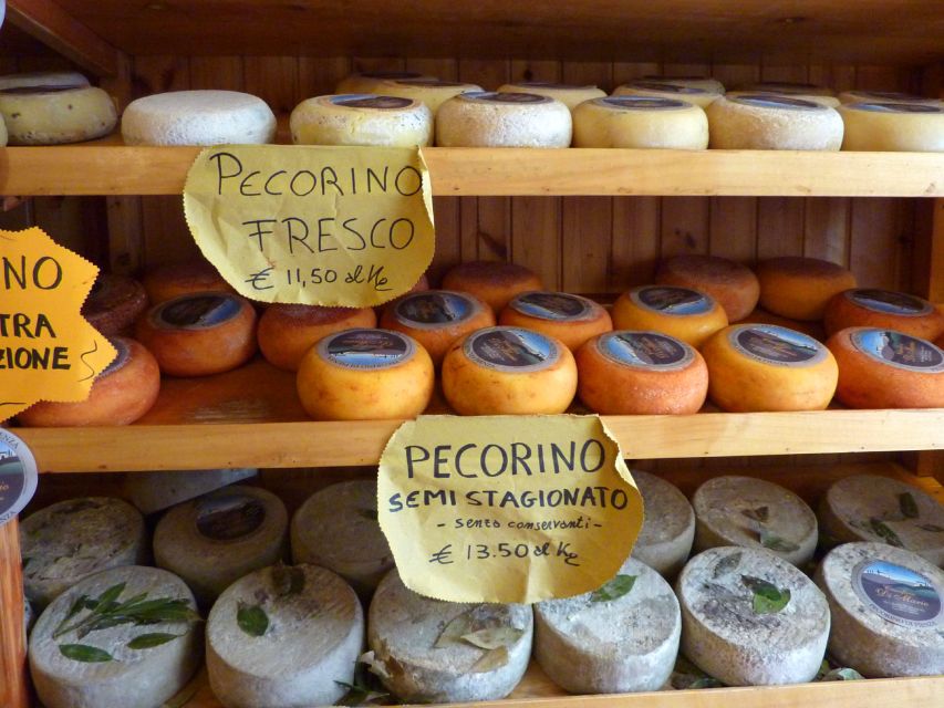 Pienza: Private Walking Tour With Tuscan Tasting Experience - Highlights of Piazza Pio II Square