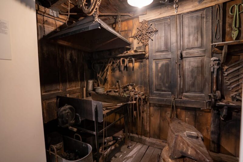Pieve Di Cadore: Eyewear Museum Guided Tour - Museum Features