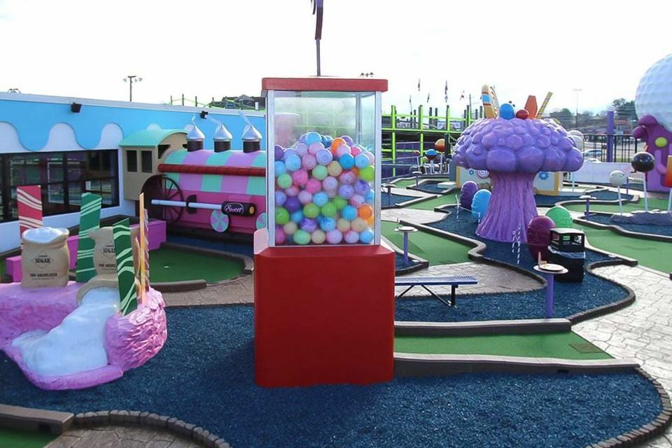 Pigeon Forge: Crave Golf Club Mini-Golf Experience - Indoor and Outdoor Play