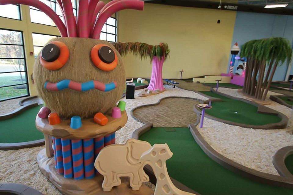 Pigeon Forge: Crave Golf Club Mini-Golf Experience - Milkshake Bar and Sweet Shop