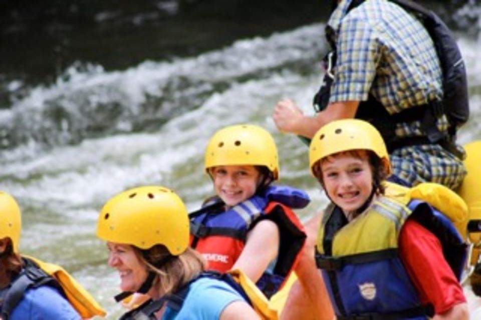 Pigeon Forge: Family-Friendly Floating Tour at the Smokies - Cruise Through the Pigeon River