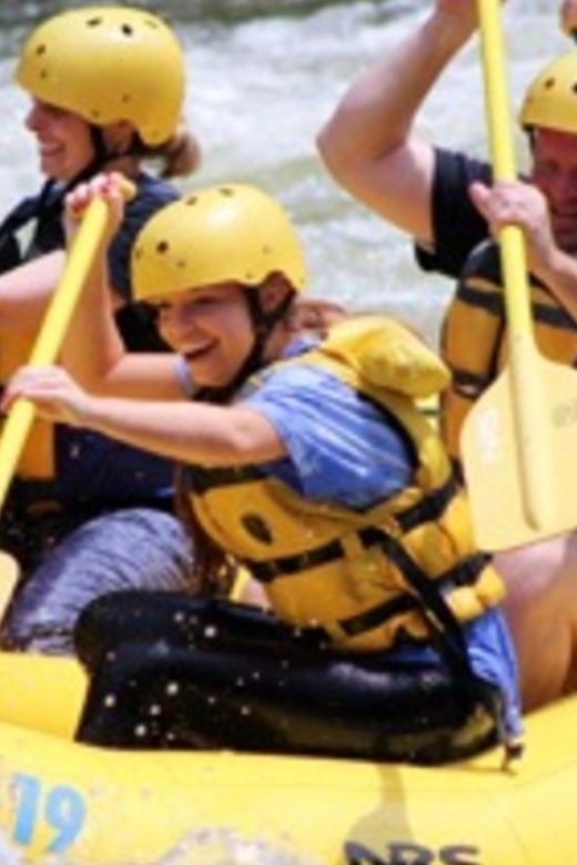 Pigeon Forge: Family-Friendly Floating Tour at the Smokies - Explore the 10-Acre Island