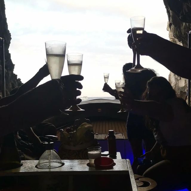Pillirina, Ortigia, Sea Caves: Boat Tour and Snorkeling - Enjoying Prosecco on Board