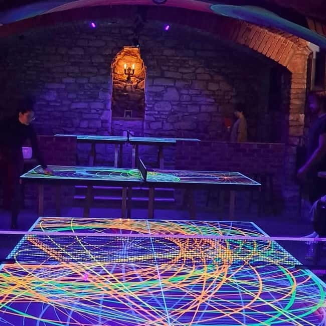 Ping pong or shuffleboard for up to 6 players - Key Points