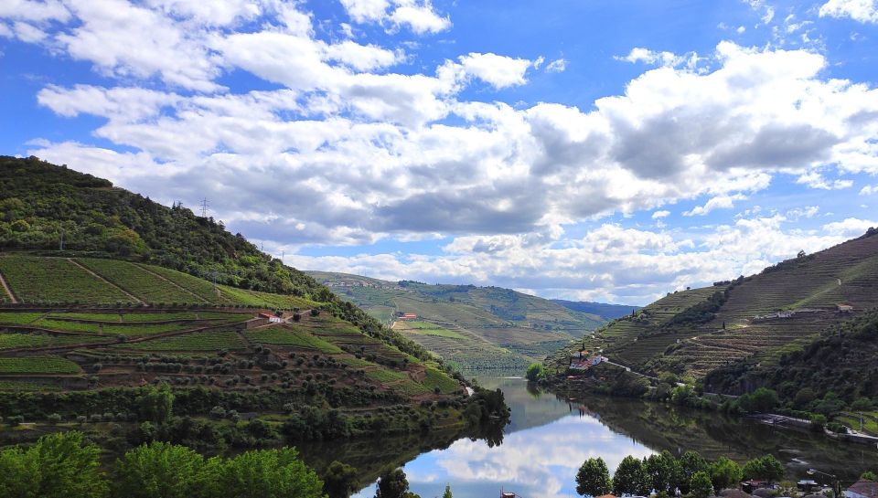 Pinhão: Douro River 1H Boat Trip With Port Wine - Customer Feedback and Ratings
