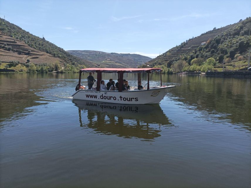 Pinhão: Douro River 1H Boat Trip With Port Wine - Tips for an Enjoyable Experience