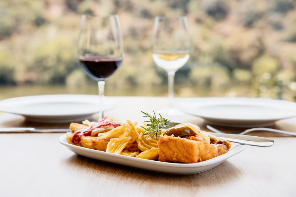 Pinhão: Douro River Boat Tour With Lunch - Tour Inclusions