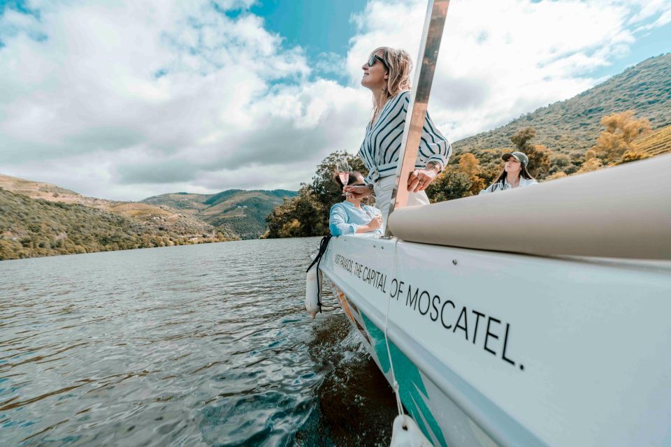 Pinhao: Douro River Solar Boat Tour - Wine Tasting Included - Eco-Friendly Experience