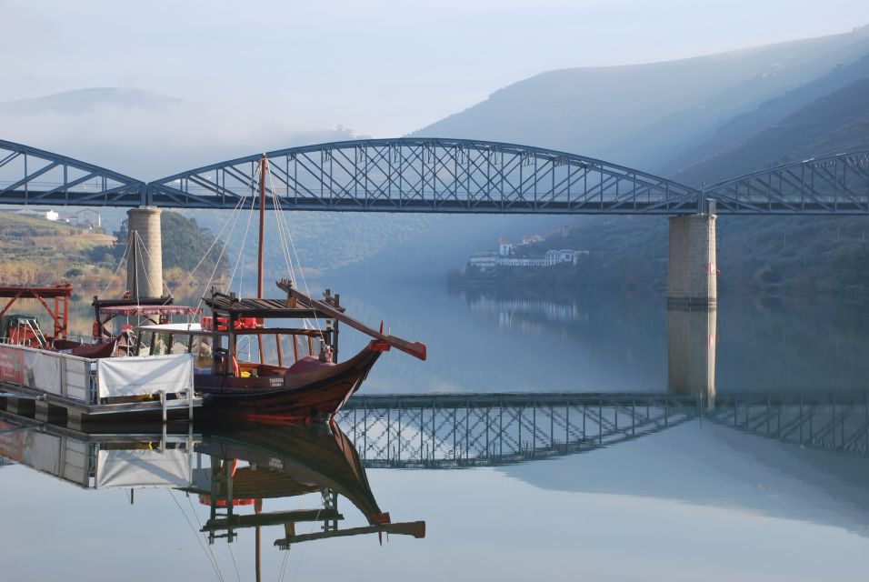 Pinhão: Private Rabelo Boat Tour Along the River Douro - Boat Features