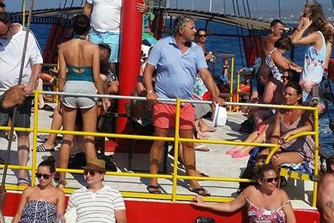 PIRATE BOAT 4.5h With Transfer & Lunch From Hersonissos CRETE - Capacity and Regulations
