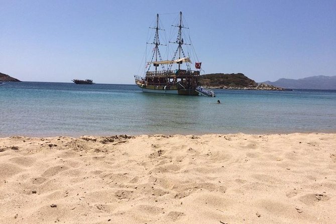 Pirate Boat Trip With Foam Party - Inclusions