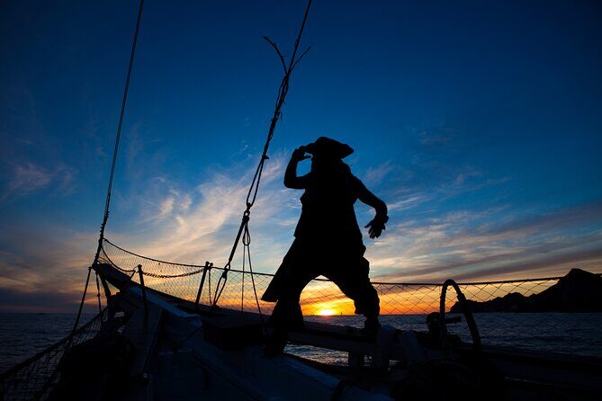Pirates Sunset Cruise at the Cabo San Lucas Arch - Key Points