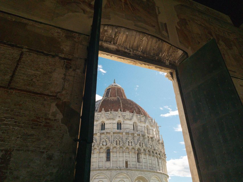 Pisa: Half Day Private City Tour - Admiring the Leaning Tower