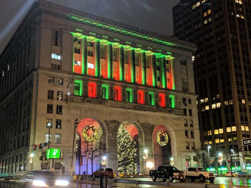 Pittsburgh: Downtown Holiday Lights Walking Tour - Key Points
